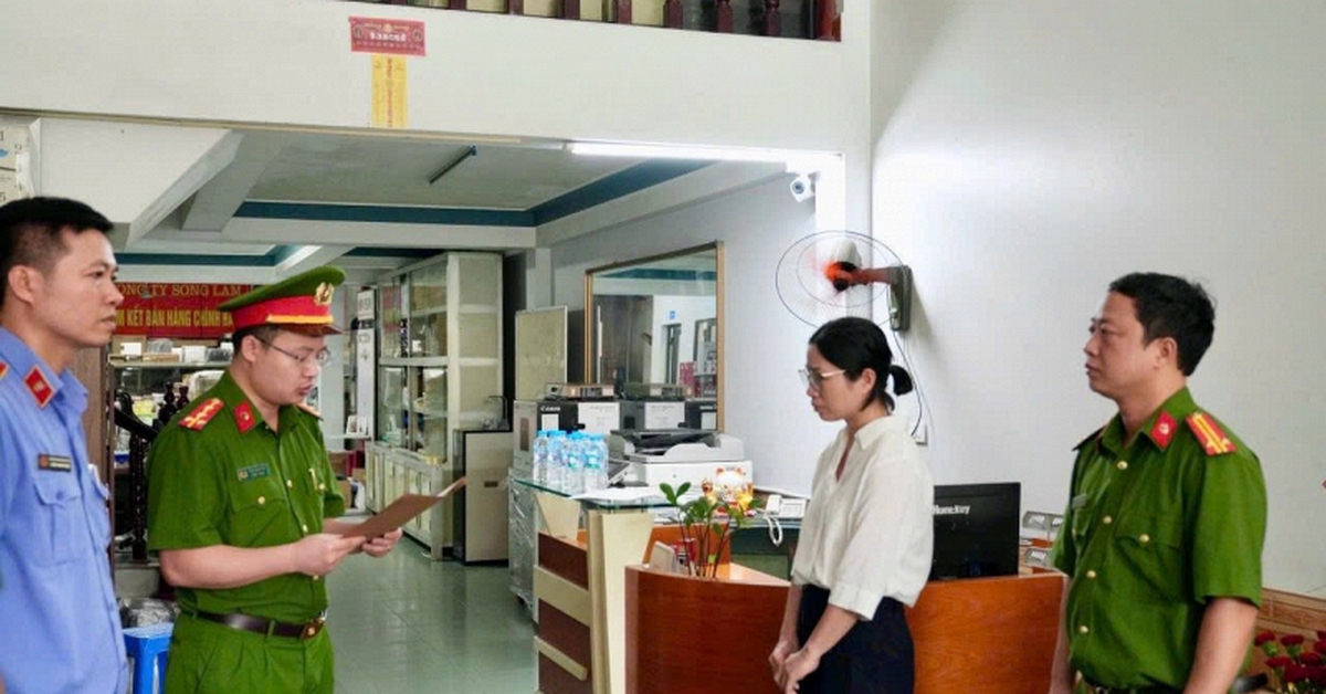 Lệnh khám xét khẩn cấp nơi ở, nơi làm việc của hai Giám đốc Nguyễn Thị Thanh Huyền và Khuất Tiến Minh