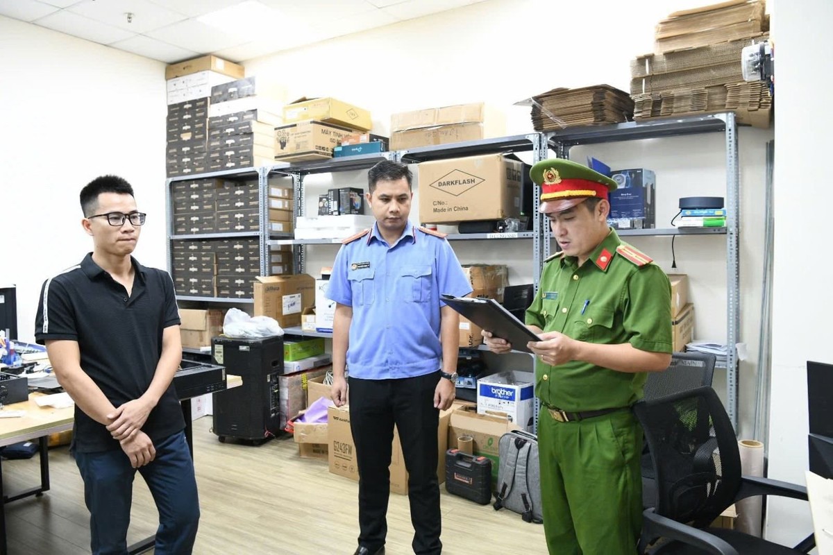Khám xét khẩn cấp 5 công ty cung cấp máy tính, "cài win", crack phần mềm lậu cho hàng trăm máy tính, khởi tố hàng loạt giám đốc