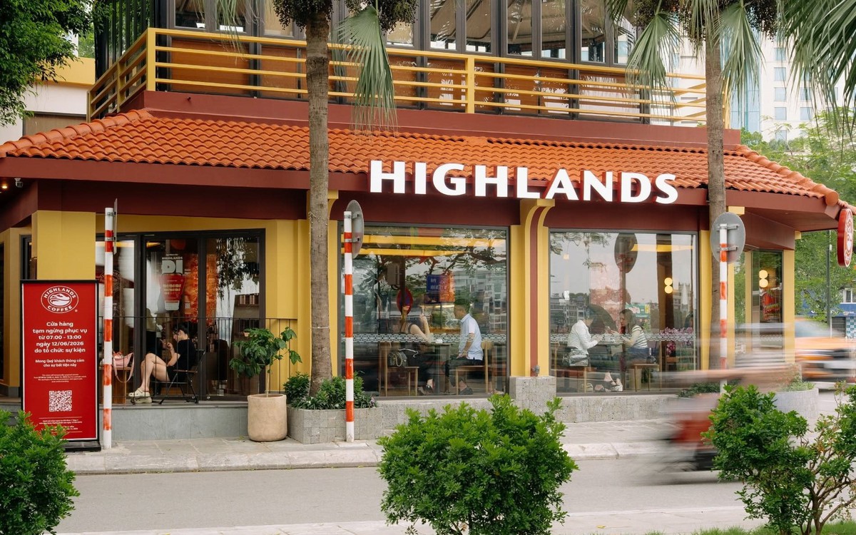 Highlands Coffee mở cửa hàng thứ 1.000 tại con đường lãng mạn nhất Hà Nội