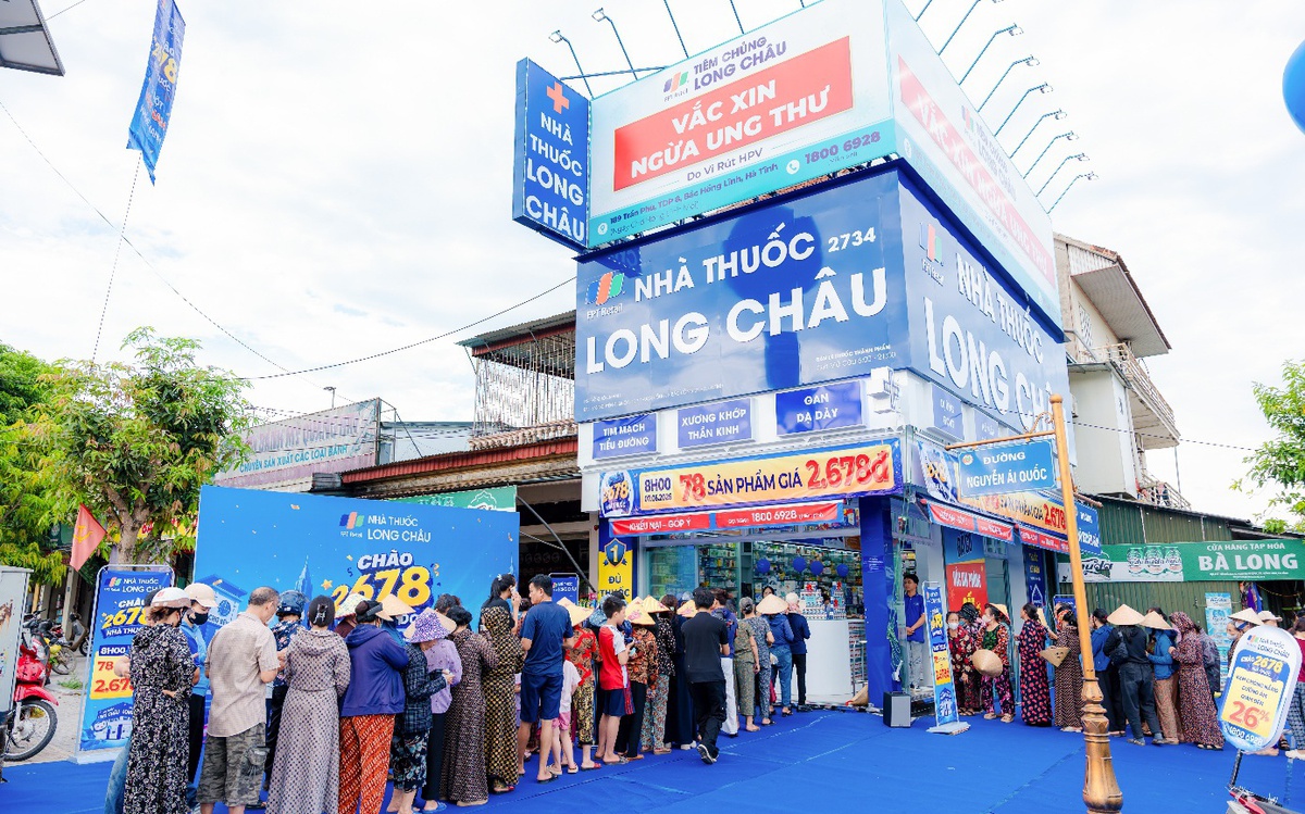 2.678 nhà thuốc trên toàn quốc - Dấu ấn gần một thập kỷ Long Châu vươn mình vì một Việt Nam khỏe mạnh