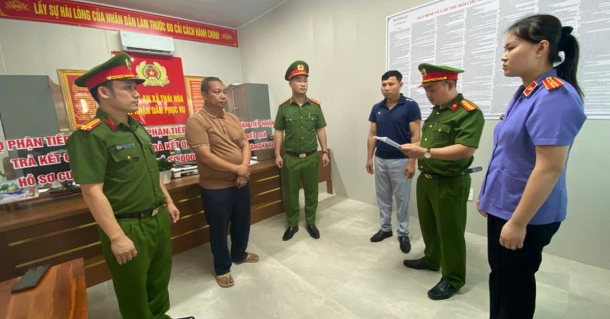 Quyết định khởi tố giám đốc công ty gỗ Nguyễn Đình Phú