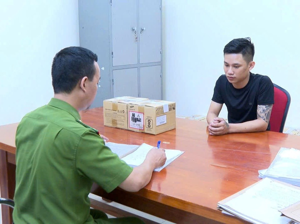 Bắt giữ công nhân Vũ Huy Tùng SN 2002