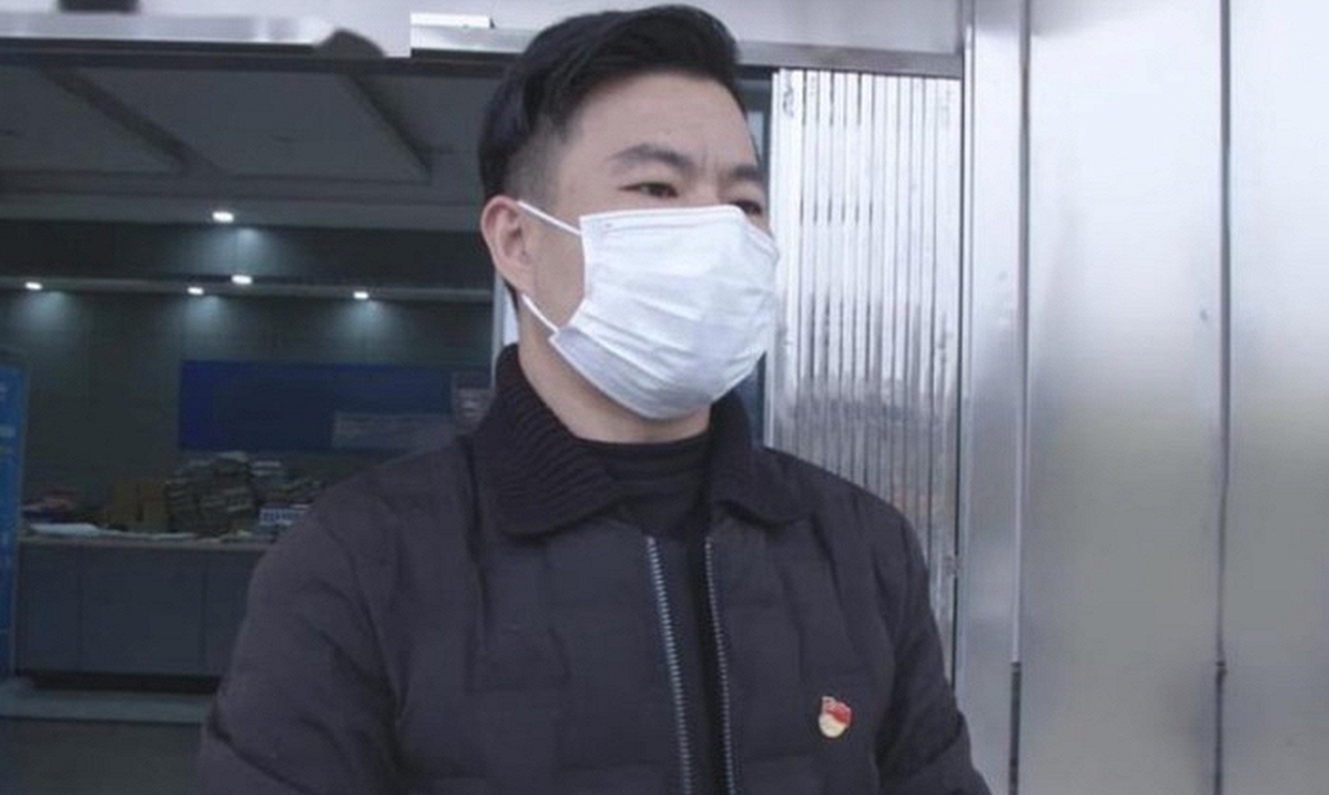 Người đàn ông gửi tiết kiệm gần 1 tỷ đồng, 15 năm sau tá hỏa khi tài khoản chỉ còn hơn 7 triệu vì "tài khoản không định danh"