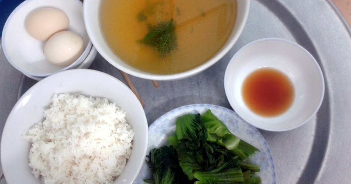Vợ chồng lương 23 triệu nhưng mỗi tháng chỉ tiêu 5 triệu, mẹ chồng lên thăm nhìn mâm cơm liền nổi giận: "Tiết kiệm kiểu này rồi có ngày trả giá"