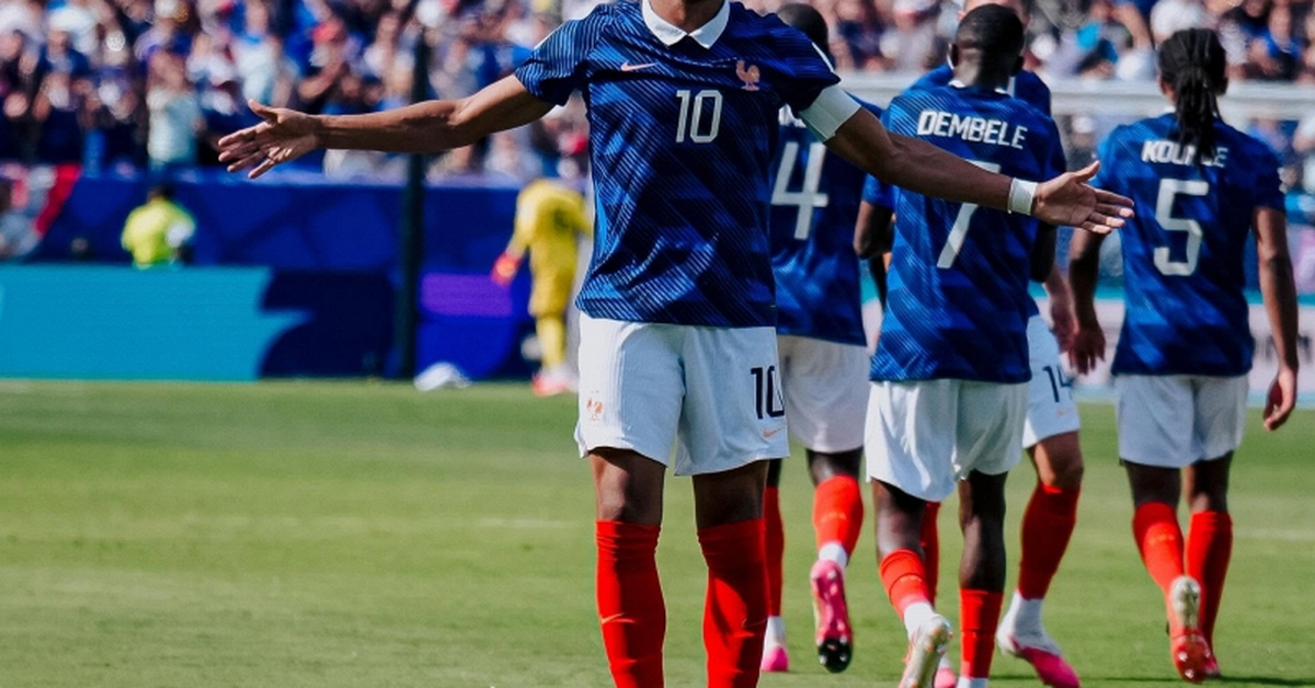 Mbappe trở thành chân sút vĩ đại nhất lịch sử Pháp, vượt mặt Messi lọt top 3 huyền thoại World Cup