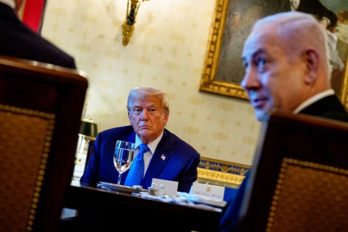 Đang họp kín dưới hầm trú ẩn, điện thoại ông Netanyahu bất ngờ reo: Tổng thống Trump báo tin bất ngờ
