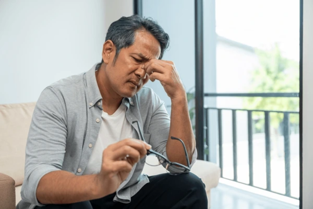 Vì sao càng thành đạt, nhiều đàn ông trung niên càng ít bạn bè?