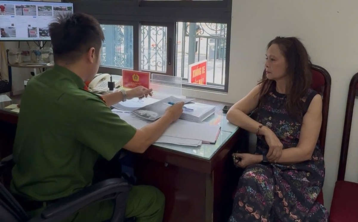 Nữ NSND đình đám gửi đơn đến cơ quan chức vì ký "hợp đồng kỳ nghỉ"