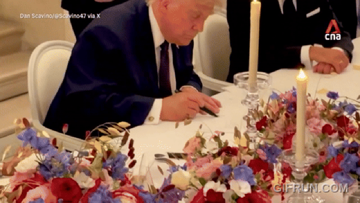 Ông Trump ký thỏa thuận với Iran, Israel bất ngờ đến phút chót: Ông Netanyahu chưa được xem bản ghi nhớ