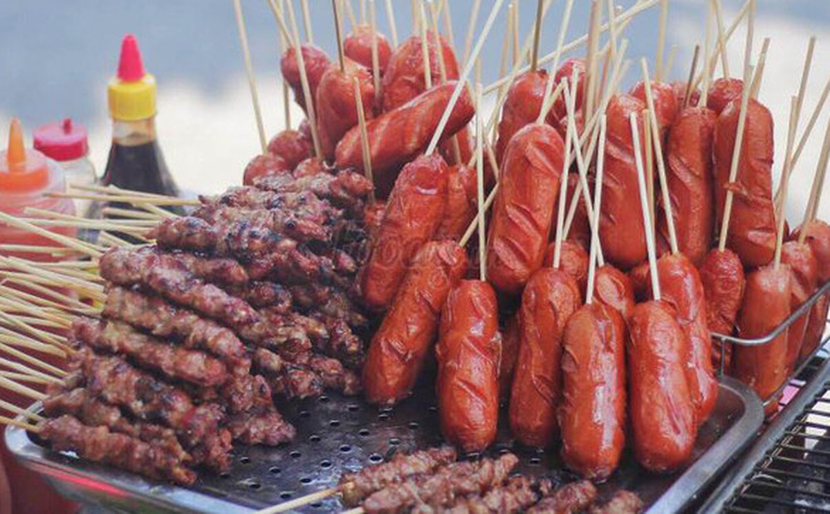 Lời khuyên dành cho những ai đang ăn xúc xích, thịt nguội mỗi sáng