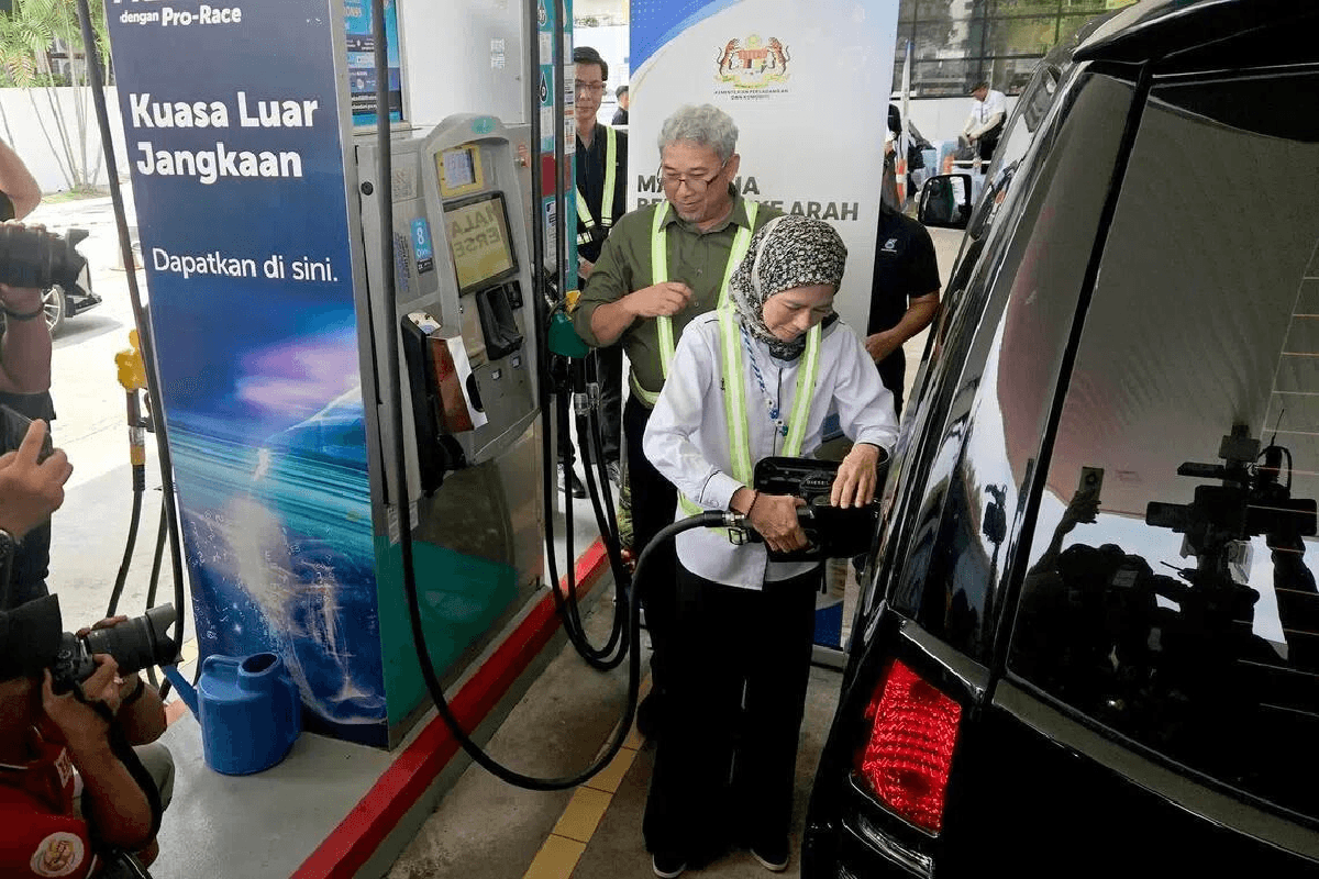 Tận dụng ‘của nhà trồng được’, quốc gia Đông Nam Á pha trộn một thứ với dầu diesel để tiết kiệm hàng triệu thùng dầu nhập khẩu