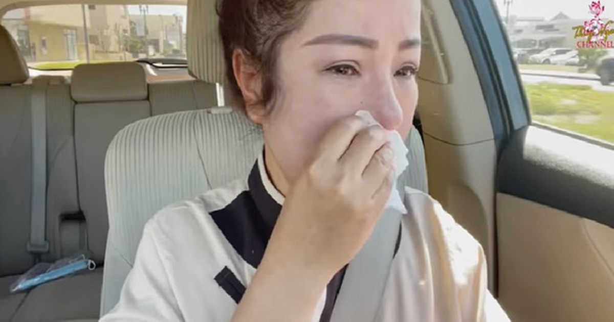 "Thời điểm này tôi muốn về Việt Nam cũng không được"