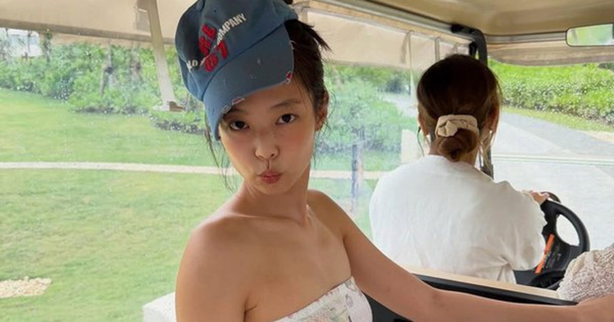 Jennie gia nhập môn phái giữ dáng kiểu nhà giàu, vung tay phát nào thấy mỡ bụng tan phát đó