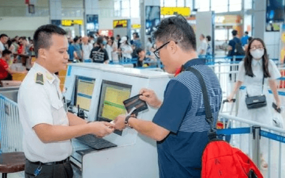 Từ 1/7, cấm bay những cá nhân sau, người dân cần cập nhật ngay