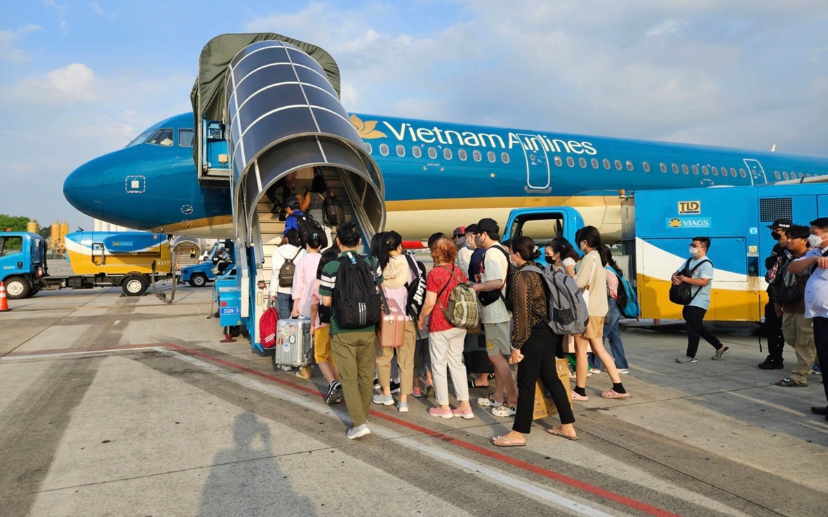 Tin vui cho người đi máy bay: Từ ngày 1/7, nhiều dịch vụ hàng không giảm giá mạnh