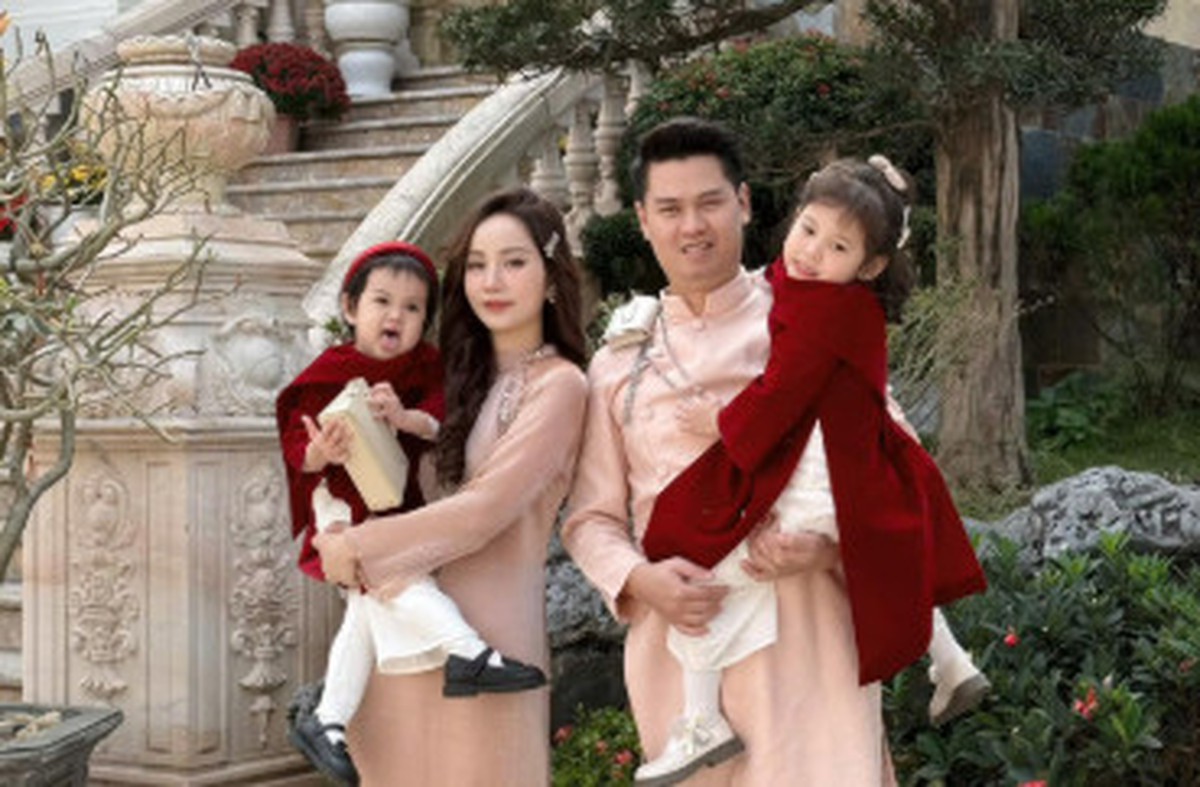 "Phú bà" 34 tuổi trẻ đẹp như gái 18: Được chồng yêu chiều, sống cuộc đời xa hoa trong dinh thự Sài thành lộng lẫy