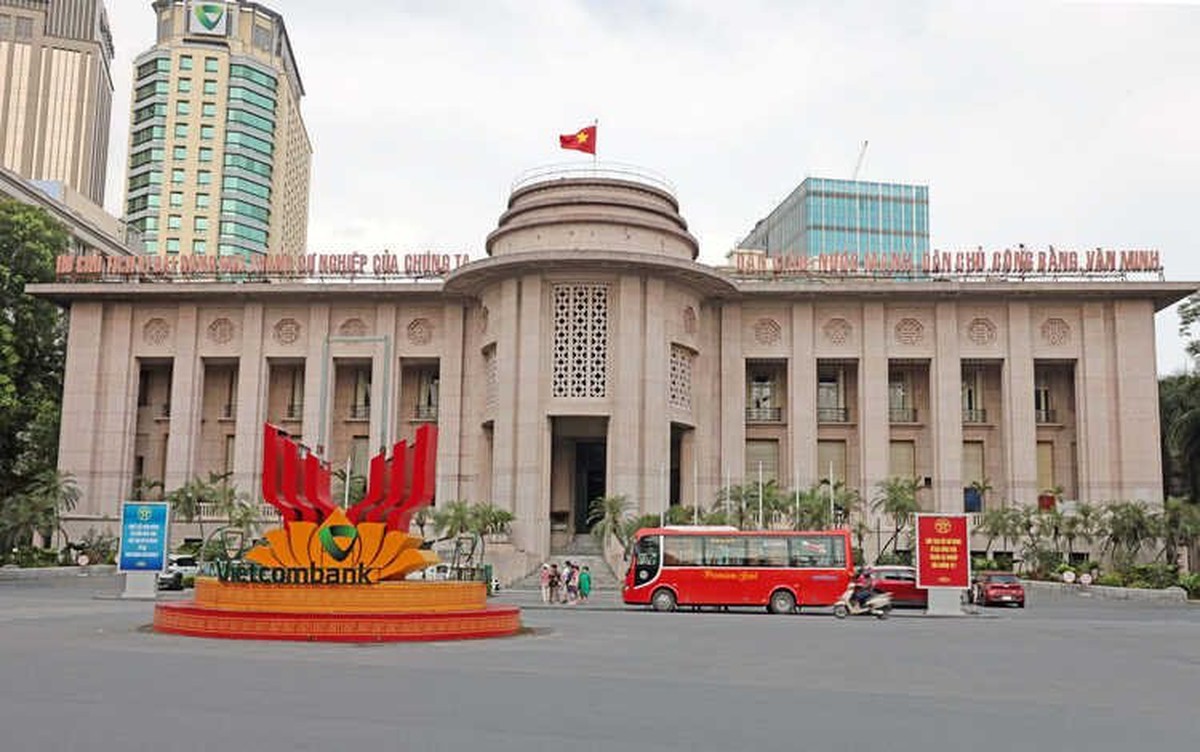 Lãi suất qua đêm tăng vọt lên 11%, Ngân hàng Nhà nước bơm mạnh VND