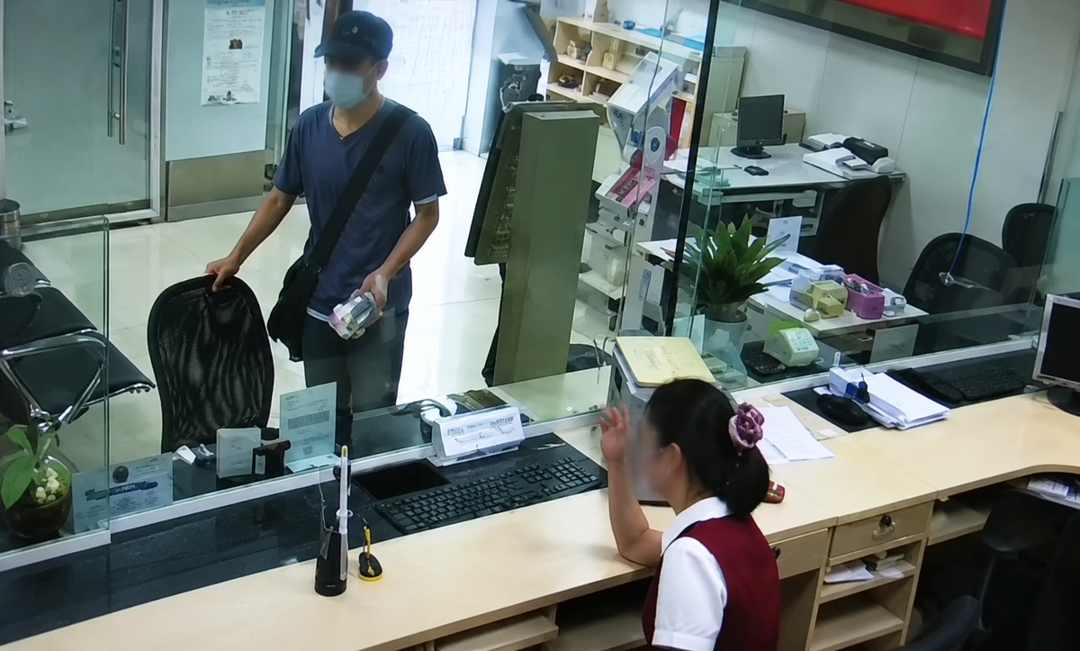 Thủ khoa đại học 16 tuổi bị kết án 10 năm tù vì cướp ngân hàng, cuộc sống hiện tại khiến nhiều người bất ngờ