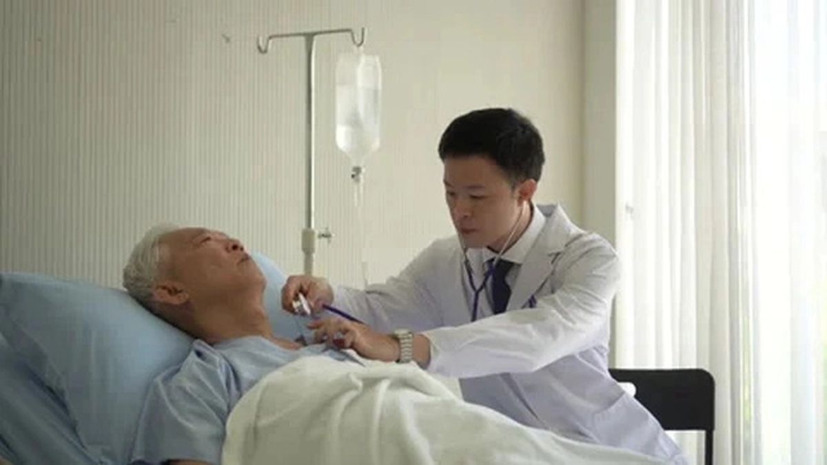 Bệnh gan có thể biểu hiện trên khuôn mặt, làn da? Bác sĩ chỉ rõ 5 dấu hiệu cho thấy sức khỏe gan đang báo động