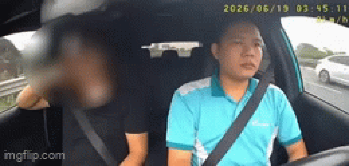 Cuộc gọi khiến hành khách òa khóc trên xe: Tài xế chia sẻ nguyên nhân khiến người ta