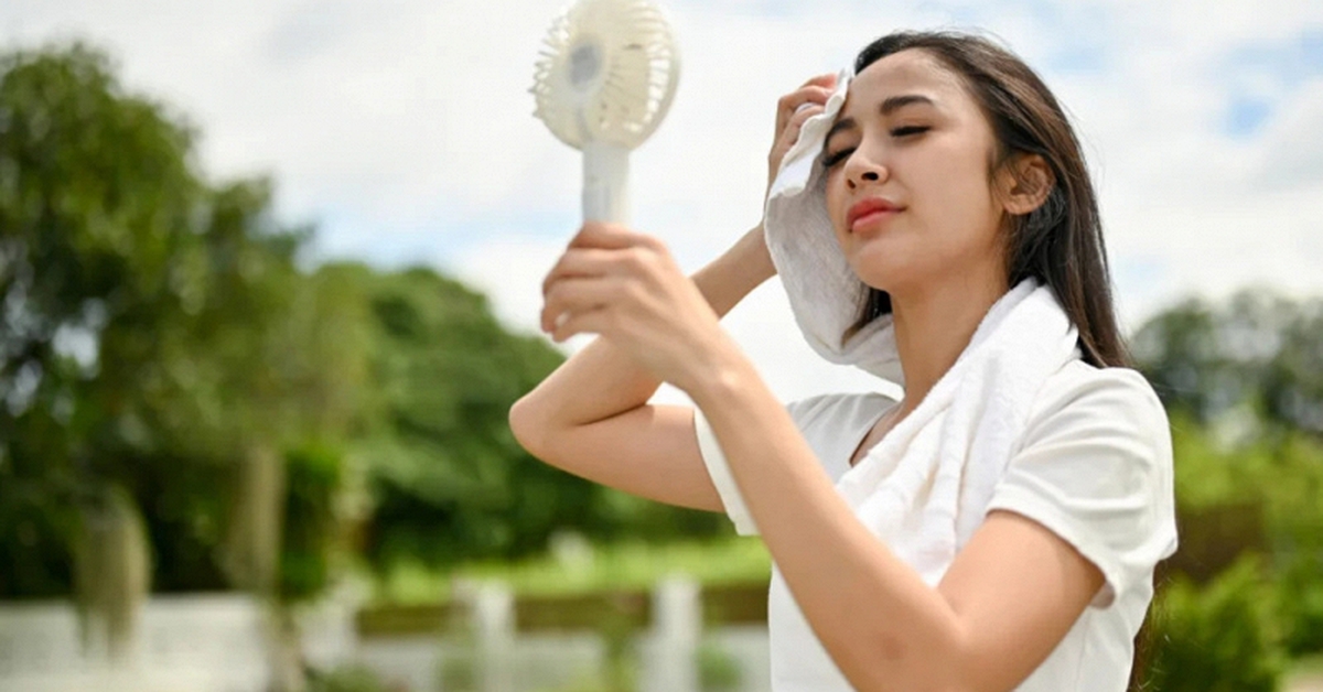 Lời khuyên cho những người hay sử dụng quạt cầm tay vào mùa hè