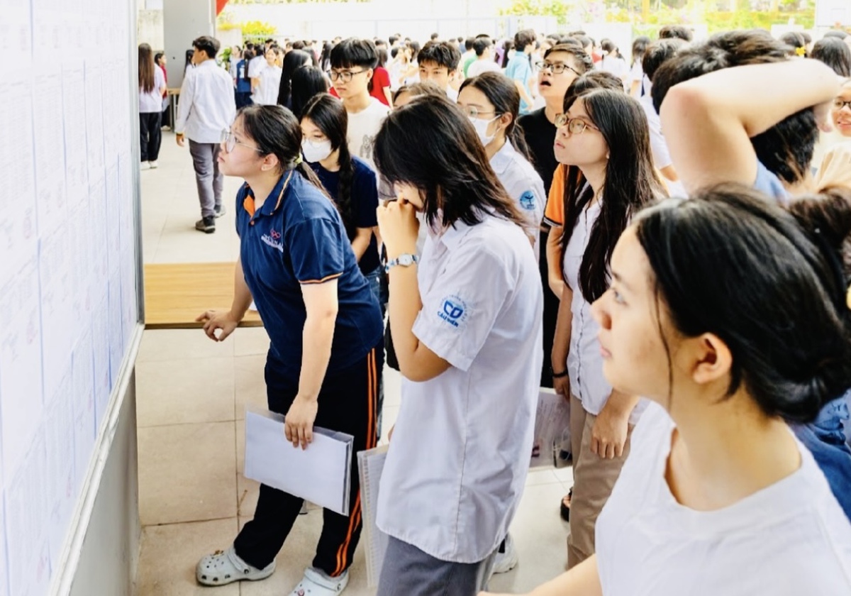 Lộ diện 15 thủ khoa lớp chuyên Hà Nội, xuất hiện nữ thủ khoa kép