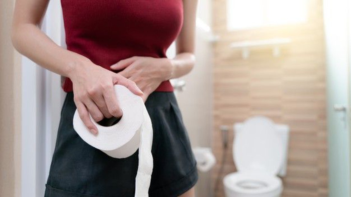 4 bất thường khi đi vệ sinh là tín hiệu CẢNH BÁO đại trực tràng đang bị ung thư "gặm nhấm"