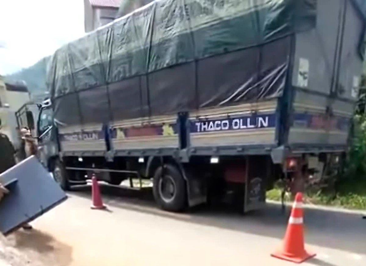Va chạm với ô tô, 2 cháu nhỏ tử vong ở Phú Thọ: Nạn nhân là chị em ruột, đang về nhà bà ngoại chơi