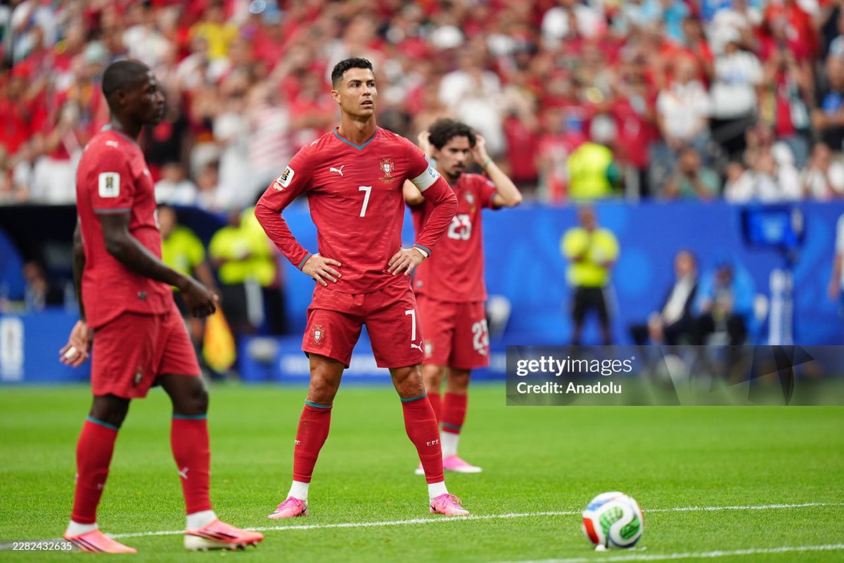 Cả thế giới bị Ronaldo lừa!