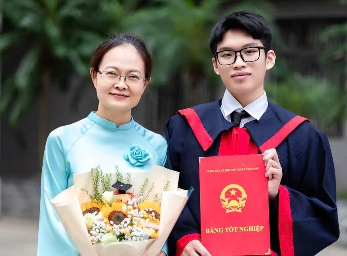 Nam sinh mê Toán trở thành thủ khoa môn Vật lý trường chuyên