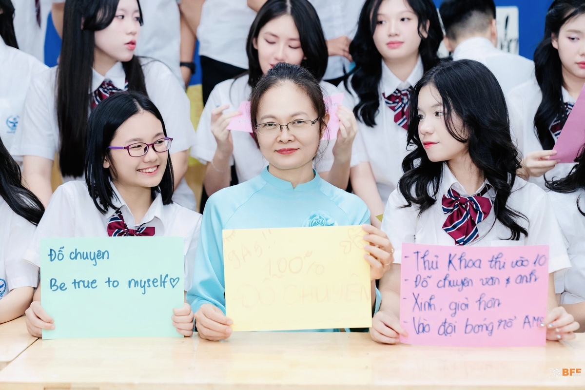Lớp học Hà Nội lập kỳ tích: Cùng lúc có 4 thủ khoa, gần 93% đỗ trường chuyên