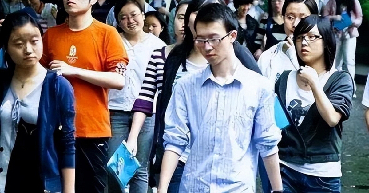 Nam sinh là thủ khoa toàn thành phố nhưng bị hàng loạt trường đại học danh tiếng từ chối: "Chúng tôi phải đảm bảo sự công bằng"