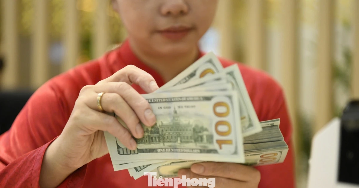 Lý do dự trữ ngoại hối từ kỷ lục hơn 111 tỷ USD "rơi" xuống gần 88 tỷ USD