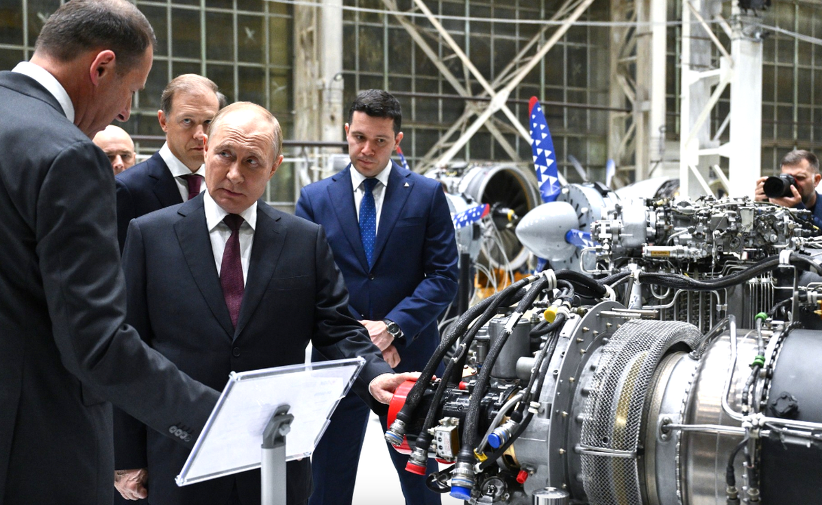 16 công nghệ chưa từng có của Nga "dồn hết" cho động cơ "Máy bay thế kỷ 21": Đích thân TT Putin thị sát