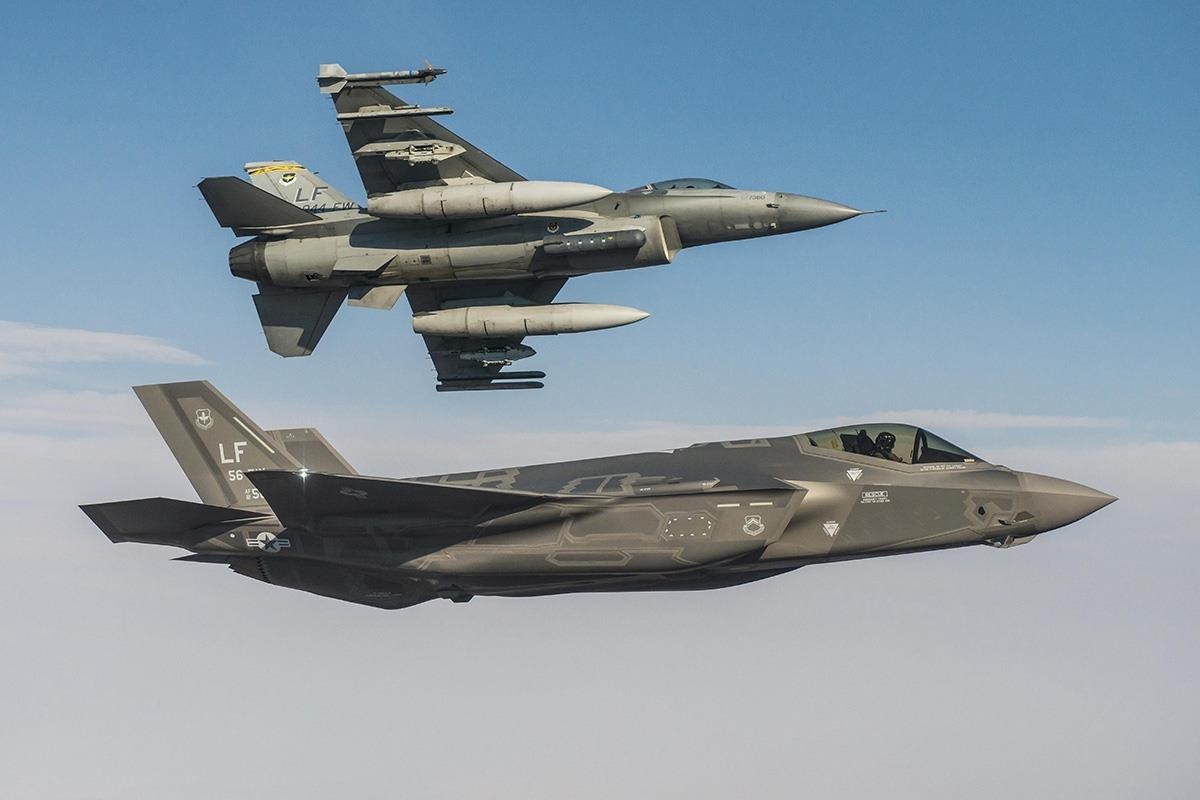 Mỹ lại không kích Iran: 6 chiếc F-35 và F-16 oanh tạc 4 mục tiêu Iran trong 90 phút