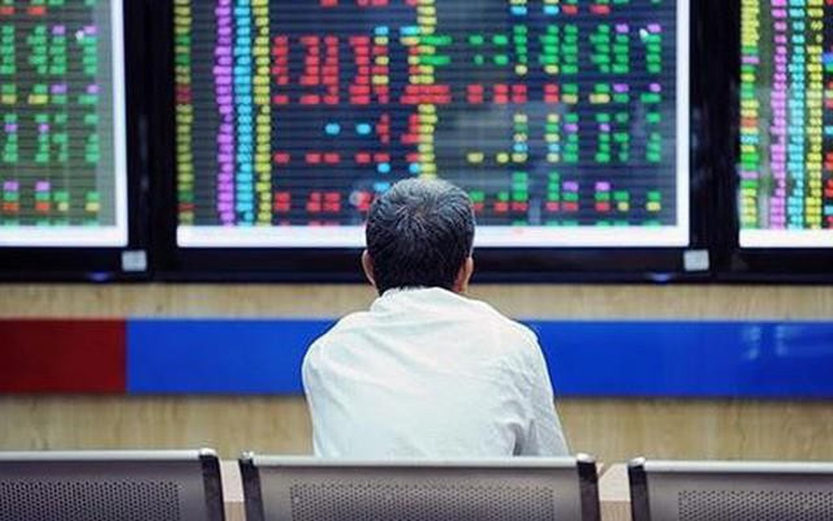 Hiện tượng trái chiều đang diễn ra trên thị trường chứng khoán, chuyên gia nói gì?
