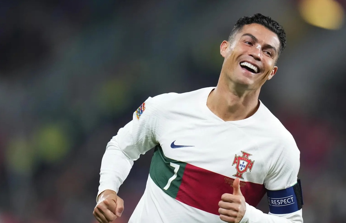 Cầu thủ lớn tuổi nhất World Cup 2026: Ronaldo 41 tuổi vẫn trẻ hơn 1 người