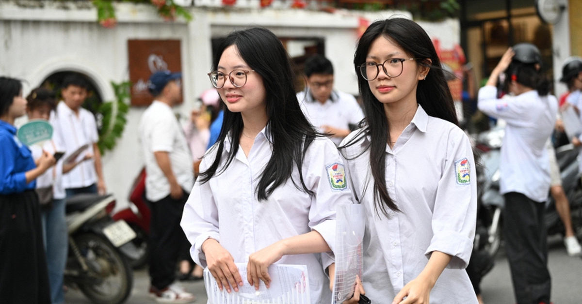NÓNG: TP.HCM công bố điểm chuẩn lớp 10 năm 2026, "ngôi vương" cao nhất với 24,75 điểm là cái tên quá quen