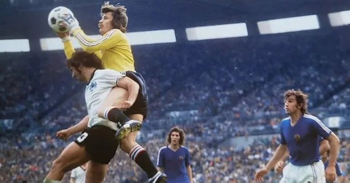 11 chuyện kỳ lạ nhất từng xảy ra trong World Cup