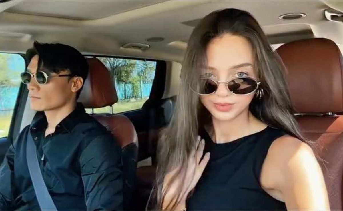 Bùi Tiến Dũng và vợ mẫu Tây lên đồ tone-sur-tone, tình tứ trên xế hộp bạc tỷ khiến netizen trầm trồ: Quá slay, quá đẹp đôi rồi!