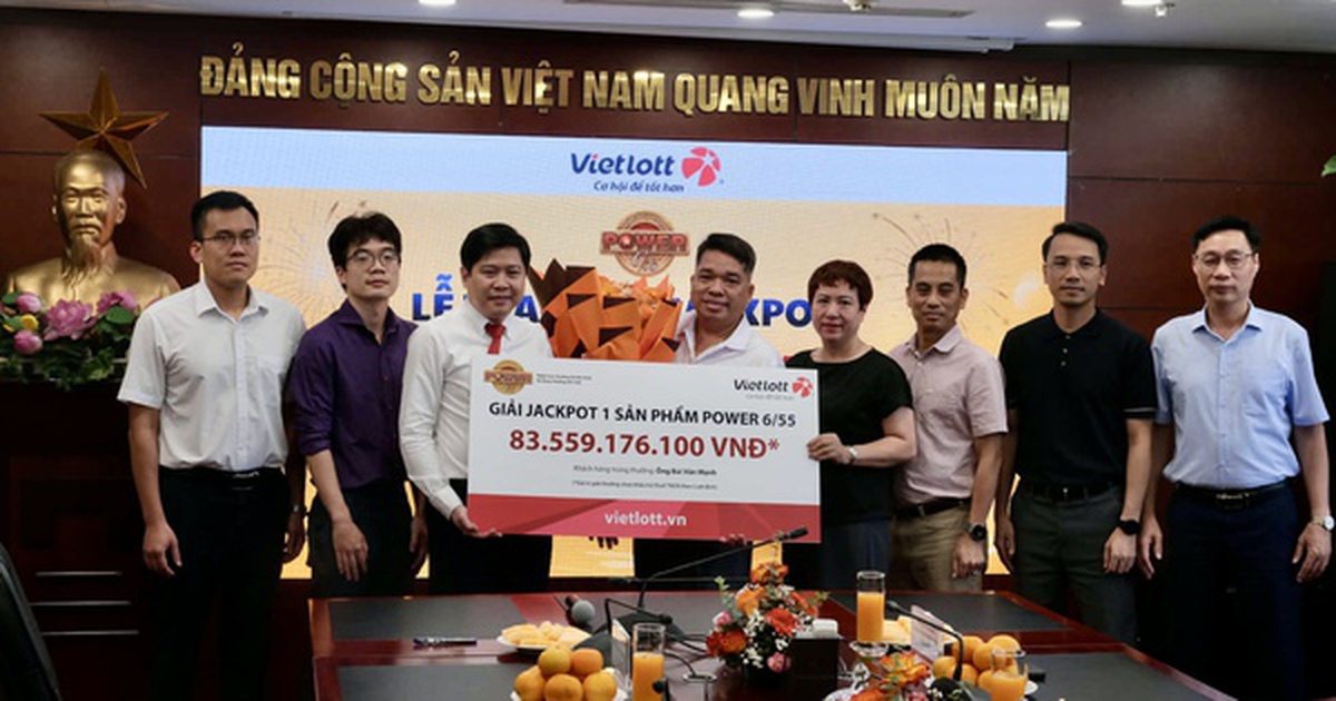 Chưa từng có: Người trúng Viettlott 83 tỷ đồng không đeo mặt nạ