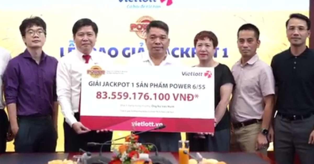 Người đàn ông trúng Vietlott 83,5 tỉ đồng: "Trúng số là niềm vui, không việc gì phải giấu mặt"