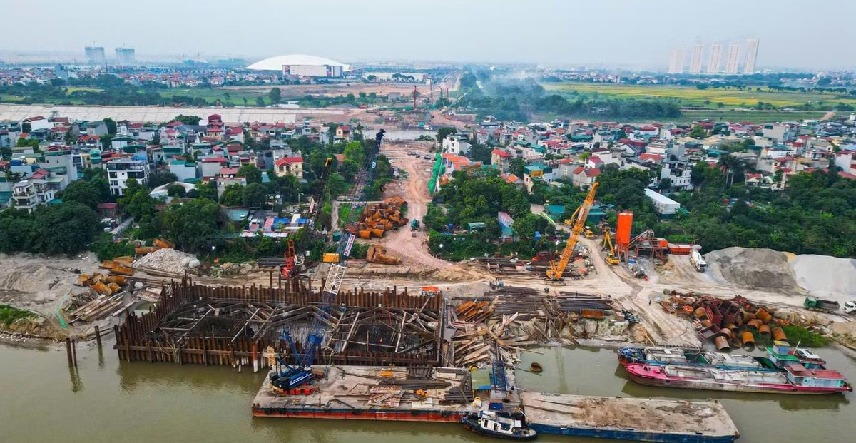Tăng tốc thi công siêu cầu Tứ Liên gần 20.000 tỷ, hoàn thành hàng trăm cọc móng sau hơn 1 năm khởi công