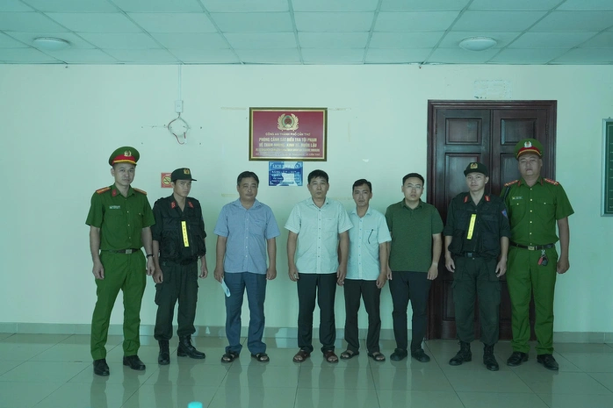 Thi hành lệnh bắt tạm giam Phó Bí thư xã Nguyễn Thái Đăng