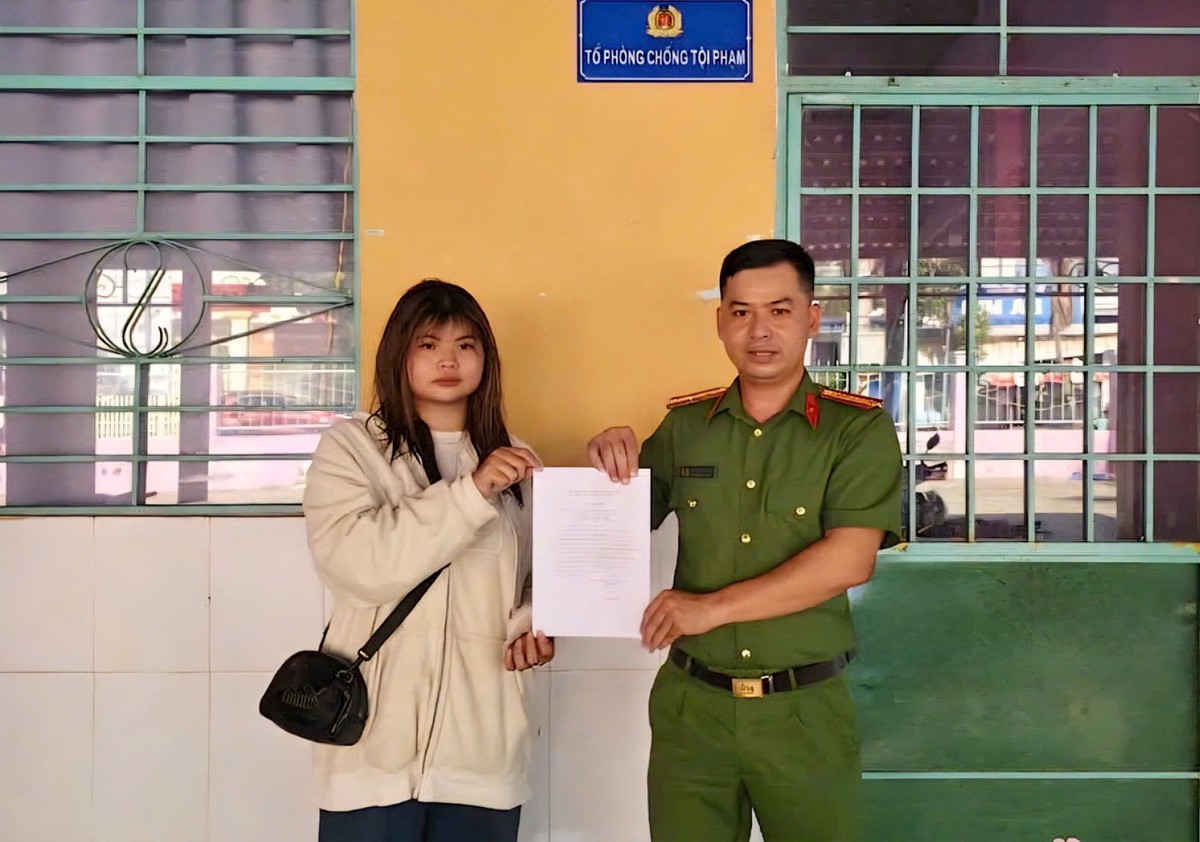 Giao dịch chuyển khoản 374 triệu đồng thành công, cô gái SN 2003 nhờ công an hỗ trợ khẩn