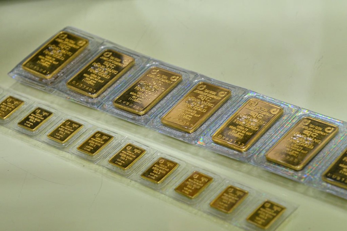 Tối 7/6, giá vàng SJC tại nhiều cửa hàng giảm sâu xuống 143 - 147 triệu đồng/lượng