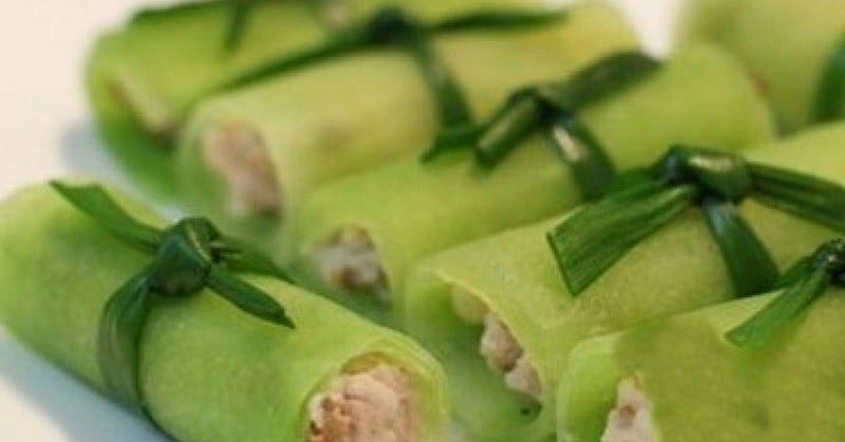 Eo bánh mì, mỡ bụng xập xệ muốn siết cân thì nạo mỏng quả bí xanh rồi cuộn theo cách này, da mướt mượt, vòng hai thon gọn thấy rõ