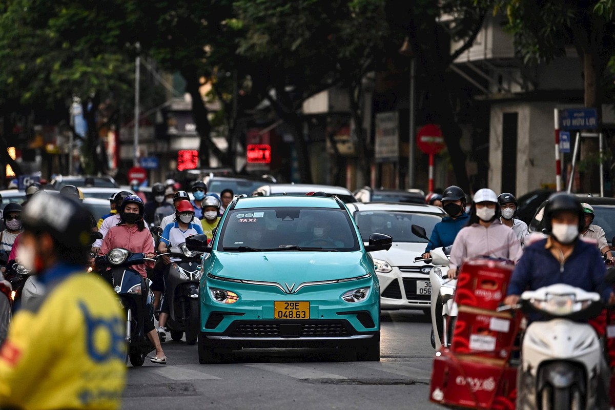 Không đâu “sướng” như Việt Nam, xe điện giá rẻ ai cũng mua được: Ở quốc gia giàu có này vừa đắt vừa chẳng có mà mua