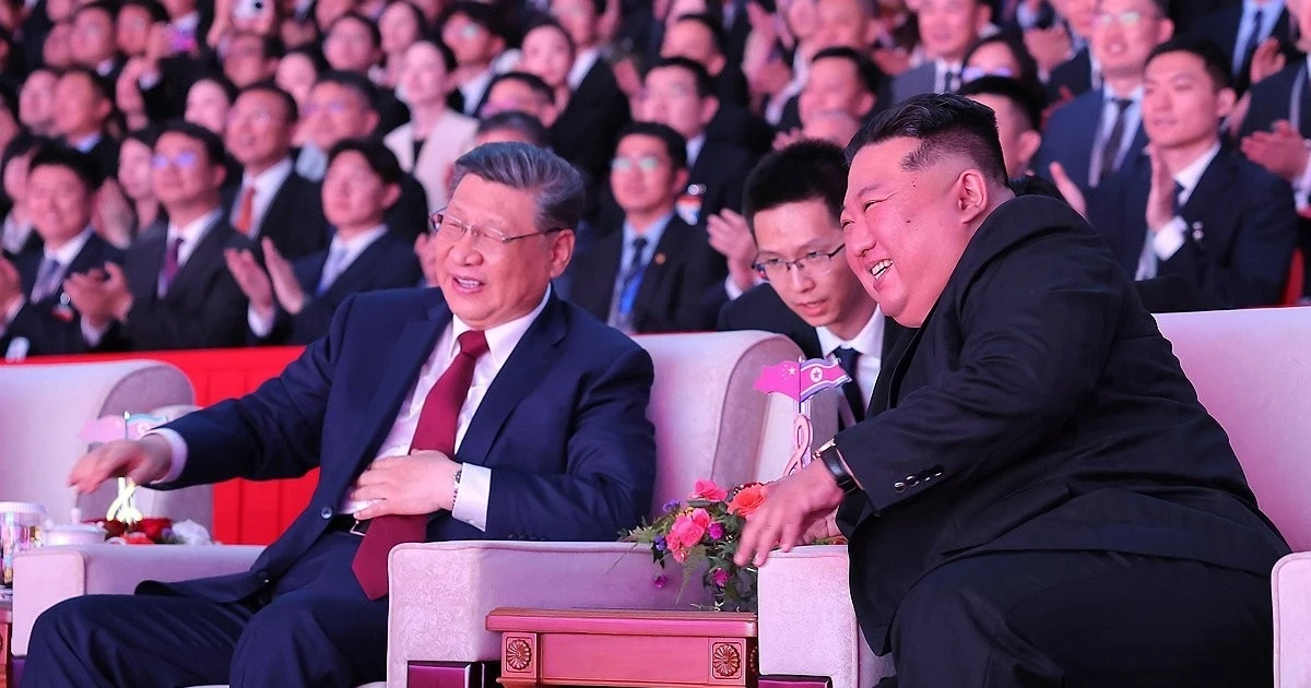Chủ tịch Trung Quốc dự tiệc chiêu đãi, xem ca nhạc cùng Chủ tịch Triều Tiên