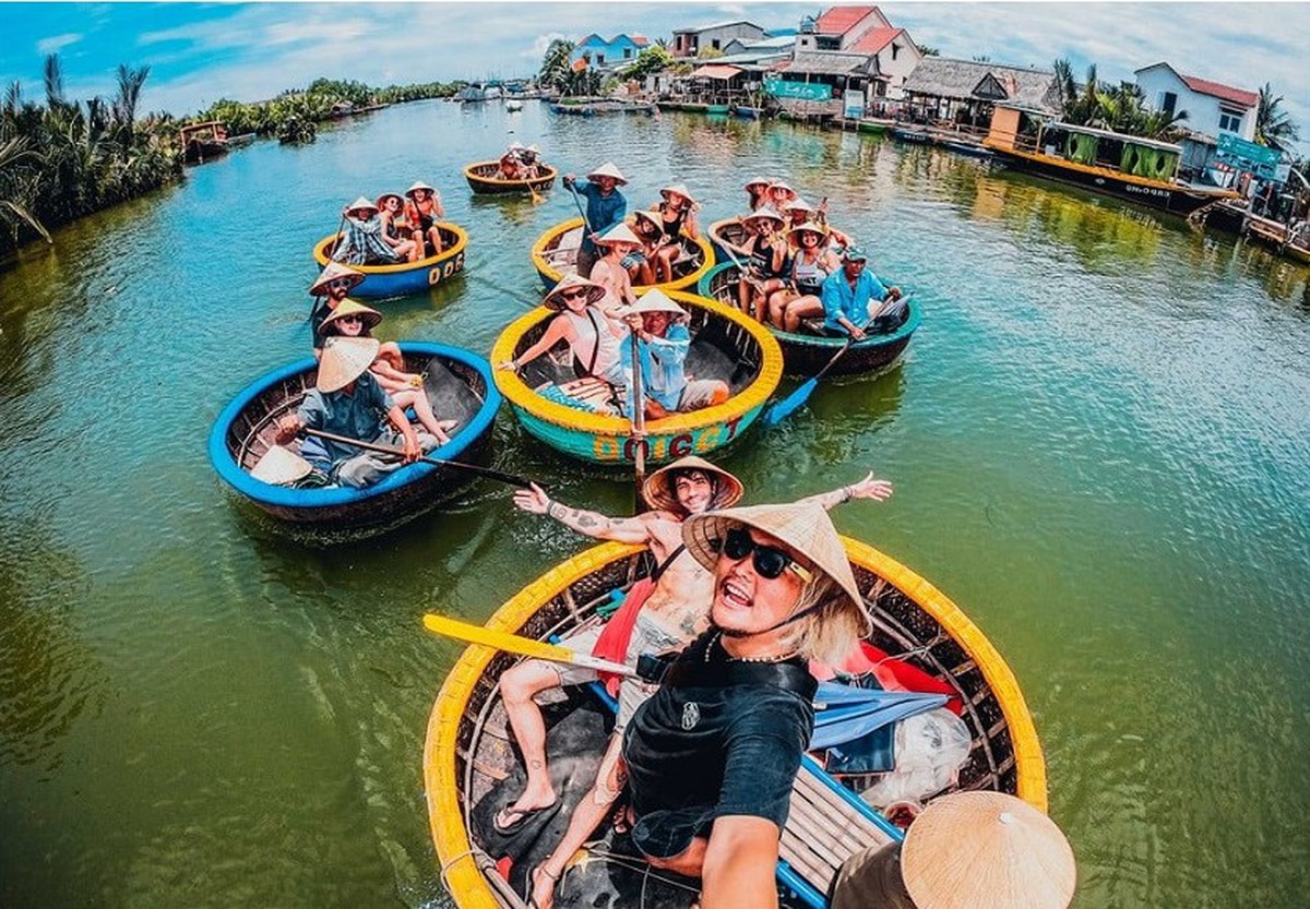 Sánh ngang Thái Lan, Indonesia: Người dân 1 nước đổ xô đến Việt Nam